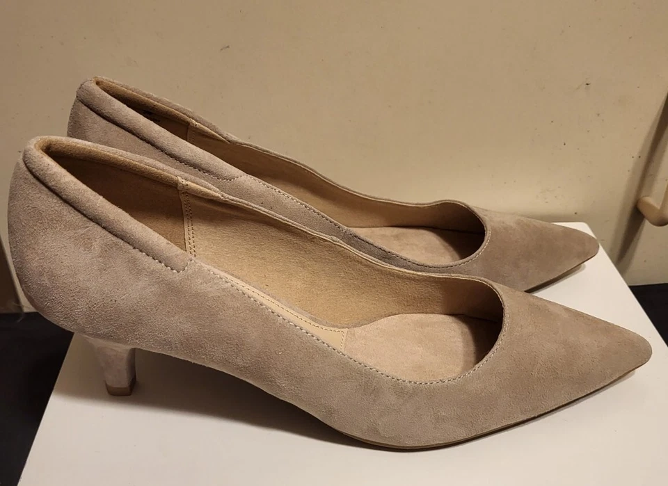 Brand New Pelle Moda "Cade" Tan Luxe Suede Pumps Sz.9 MSRP $175 - Image 1 of 4