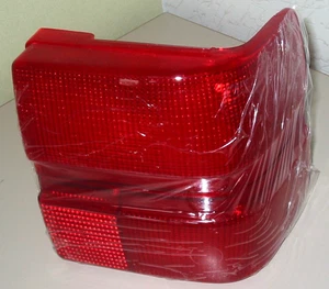 Rückleuchte hinten rechts rot Audi V8 D11 Typ 81 85 44 80 90 100 200 C3 NEU B2 - Bild 1 von 6