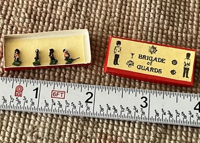 娃娃屋微型玩具士兵旅英国卫兵带盒2425 — 第 1/2 张图片