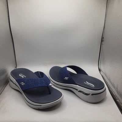 Sandalias Skechers Arch Fit GOWalk estrás deslumbrantes para mujer 7M azul marino A131 Foto 1 de 4