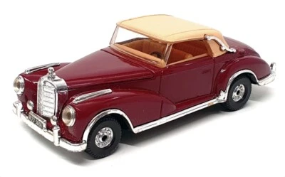Corgi 13cm Long Diecast 806 - 1956 Mercedes Benz 300SC - Maroon - Image 1 of 4