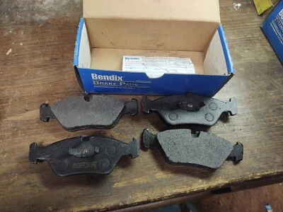 Juego Pastillas Freno Disco Delanteras Semi Metálicas Mkd253 BMW Porsche Foto 1 de 4