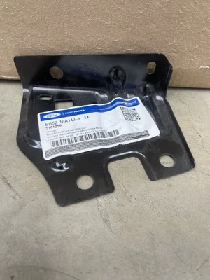 Soporte delantero original Ford BB5Z-16A143-A 2011-2019 Ford Explorer Foto 1 de 3