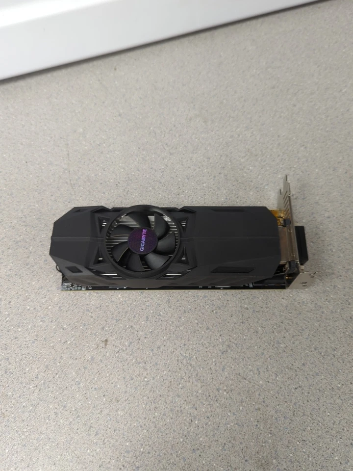 Video Card GIGABYTE (GV-N105TOC-4GL) 4 GB. - Image 1 of 1