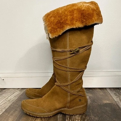 Bota alta plegable de gamuza de piel de oveja tallada con volantes para mujer color tostado estilo Fairycore Y2K Foto 1 de 4