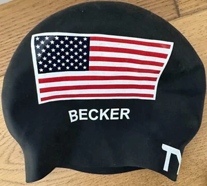 TYR schwarze Silikon-Badekappe Erwachsenengröße H107 H-BA TEAM USA BECKER neu Sammlerstück - Bild 1 von 3