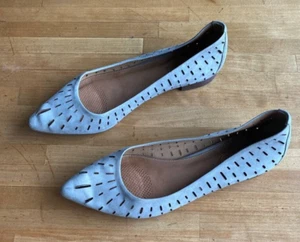 Corso Como Women's Flats Shoes Grey Laser Cutout Leather Pointy Toe Size 9.5 - Picture 1 of 7