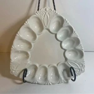 Vintage White Pottery Triangle Deviled Egg Plate - Picture 1 of 6