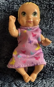 Mattel Barbie Skipper Babysitter blond Baby Kleinkind Puppe Sommersprossen & grüne Augen - Bild 1 von 5