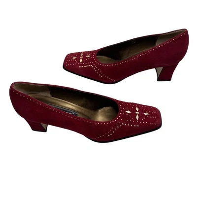 Zapatos de salón de gamuza rojos J. Renee con tachuelas doradas para mujer talla 10M Foto 1 de 4