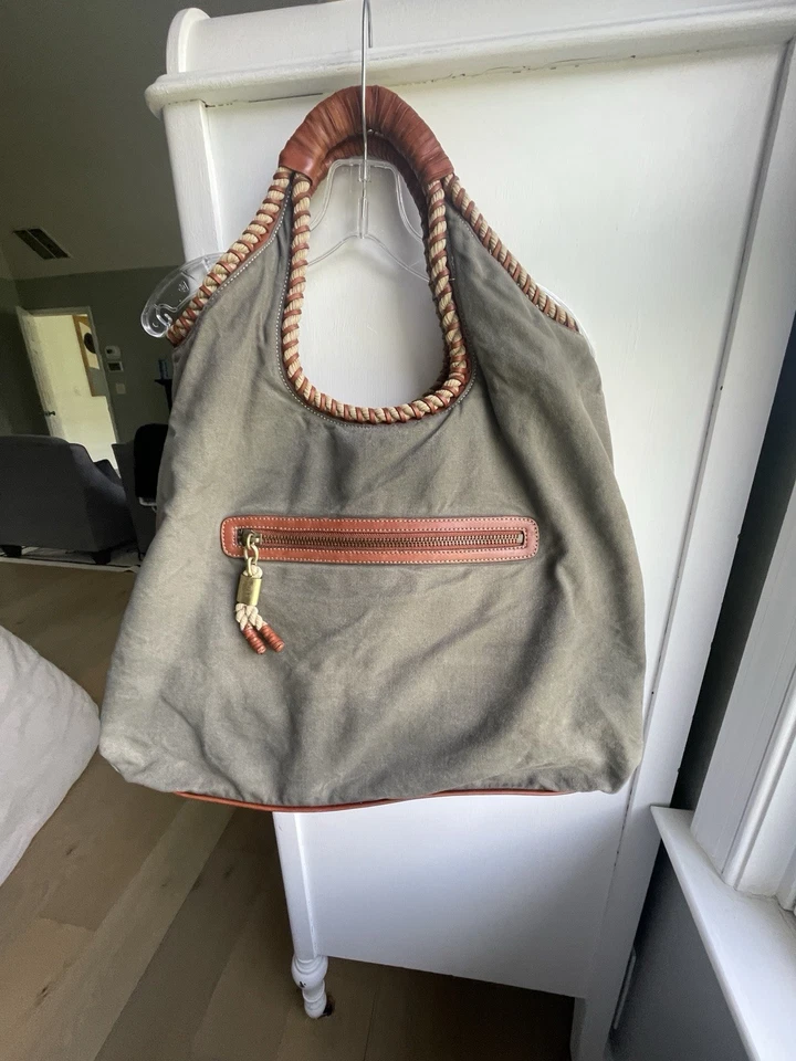 Bolso de Mano Cole Haan Serie G Cuero Marrón y Lona Caqui Grande Durante la Noche Foto 1 de 4