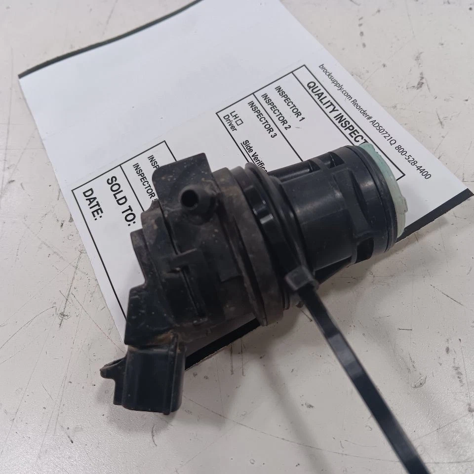 Toyota Prius C Lavadora Parabrisas Líquido Depósito Motor Bomba Eléctrica 2017  Foto 1 de 4