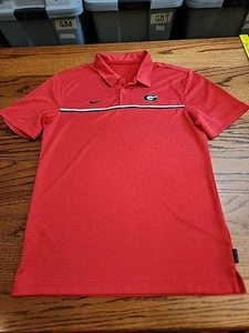 Polo Nike Georgia Bulldogs On Field para hombre PEQUEÑO S/S a rayas rojas usado en excelente estado. GB38 - Imagen 1 de 11