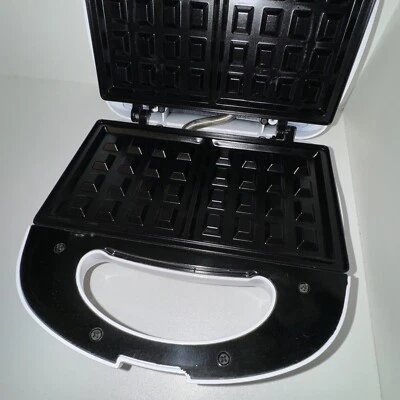 BRENTWOOD Waffle Maker  Nonstick. Stainless Steel/white - Image 1 of 4