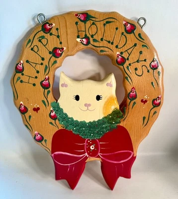 VTG WOOD CAT WREATH English Roses JDI, HAPPY HOLIDAYS Bow Plaque Sign Christmas - Image 1 of 4