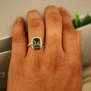 Anillo de plata de ley 925 con piedras preciosas hechas a mano rectangular de topacio místico para mujer regalo - Imagen 1 de 8