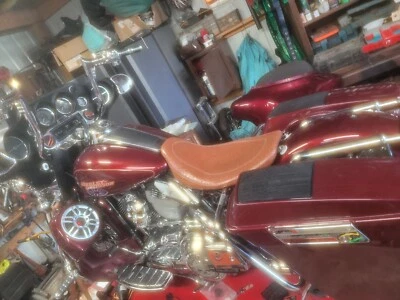  Asientos de turismo Mustang Harley 08-19 Foto 1 de 4