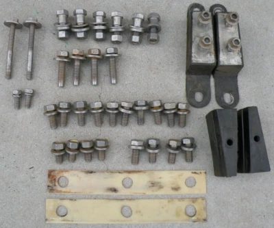 CHRYSLER IMPERIAL SUPORTE DE PARA-CHOQUE TRASEIRO TRASEIRO PORCAS PARAFUSOS ARRUELAS DE TRAVA 1967-1968 FABRICANTE DE EQUIPAMENTO ORIGINAL - Imagem 1 de 4