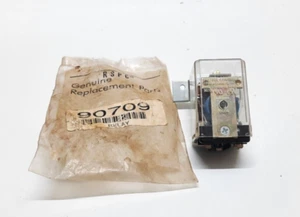 DELTROL CONTROLS 166MLB RELAY 21496-72 COIL 120 VAC 50/60 Hz - Picture 1 of 10