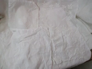 Vintage 4 Handkerchiefs Cutwork Appliqued Bows white on white Floral - Picture 1 of 5