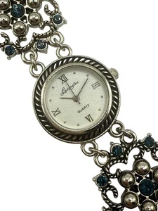 Lexington Damenuhr silberfarben Strass Blumen Panel Armband neue Batterie - Bild 1 von 9