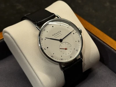 Reloj Automático 35mm NOMOS Metro Neomatik 1106 Foto 1 de 4