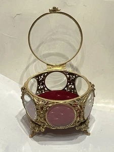 Scatola portagioie vintage Ormolu filigrana fiori 6 pannelli vetro smussato - Foto 1 di 12