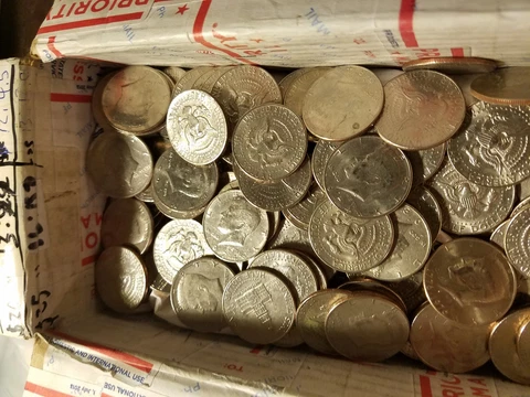 400 Circulated Kennedy Half Dollars ($200 Face Value) Random Dates & Mint Marks! Cover