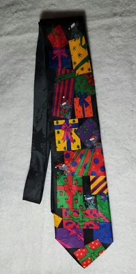 Corbata Navidad 54" x 4" de Surrey Usada en Excelente Condición  Foto 1 de 4