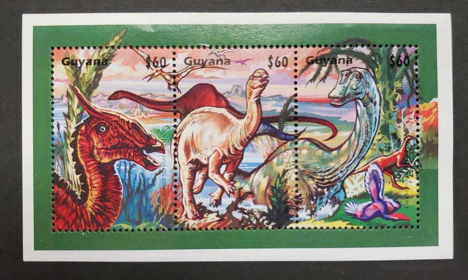 Guyana 1996 - Dinosaurs - Mini Sheet of 3 Stamps - MNH - Image 1 of 1