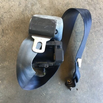 90 91 92 93 1990 GEO STORM CINTURÓN SEGURIDAD TRASERO IZQUIERDO AZUL Foto 1 de 3