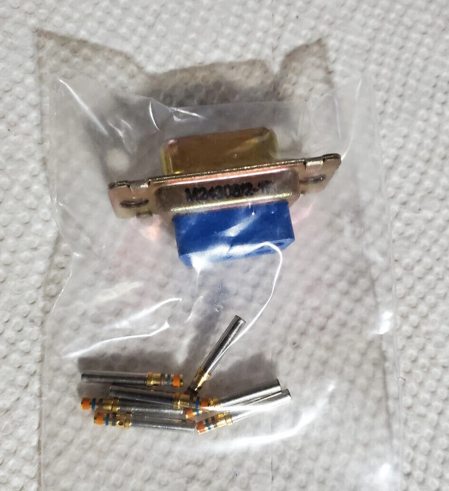 AMP M24308/2-1F D-Sub MIL Spec Connector - Image 1 of 1