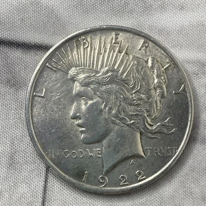 1922-P Peace Dollar, Shiny and Good or Better Face Details #258 - Picture 1 of 19