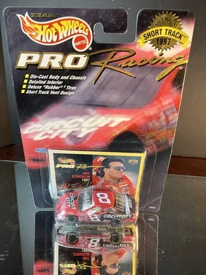 Hut Stricklin #8 Circuit City 1997 Ford Thunderbird Hot Wheels Short Track 1:64 - Image 1 of 2