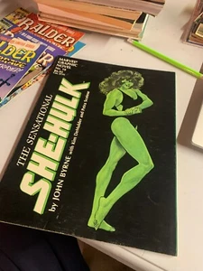 The Sensational She Hulk Marvel Graphic Novel n. 18 J. Byrne 1985 usata in perfette condizioni #934 - Foto 1 di 4