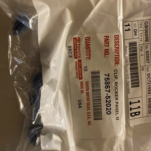 Toyota OEM Rocker Molding Clips 7586752020 (20 pcs) - Picture 1 of 2