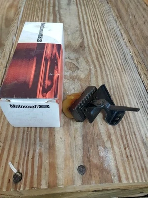 Nuevo de Lote Antiguo Ford Motorcraft YH-266 D5OZ-19986-B Calentador Soplador Interruptor 1975 Torino Foto 1 de 4