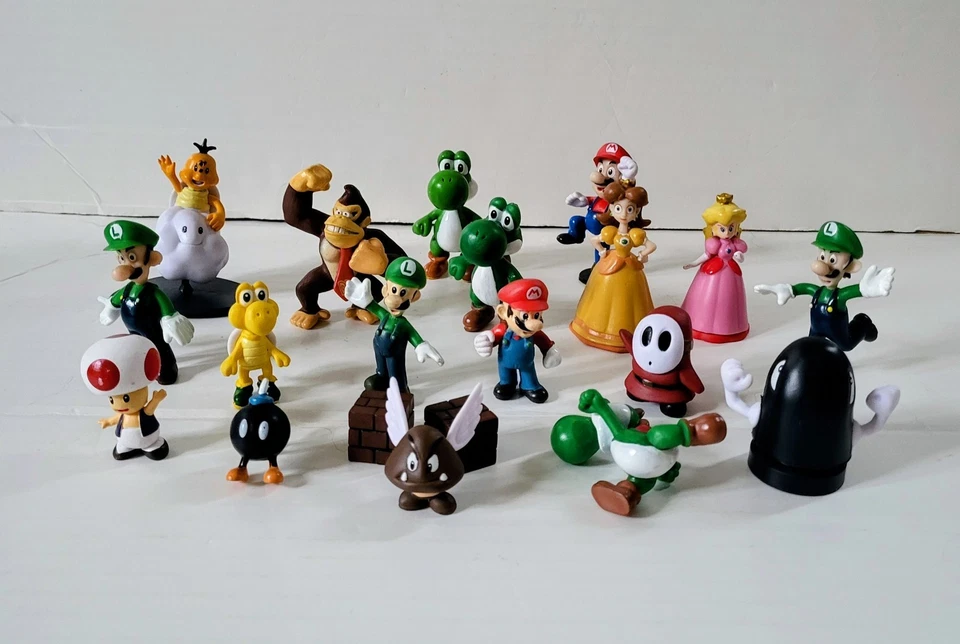 Nintendo Super Mario Brothers Bros Mixed Lot of 20 Pieces Action Figures Yoshi  - Image 1 of 4
