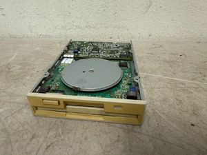Newtronics 69-386B 3.5" 1.44MB FDD Floppy Disk Drive DS0 Jumper - Afbeelding 1 van 9