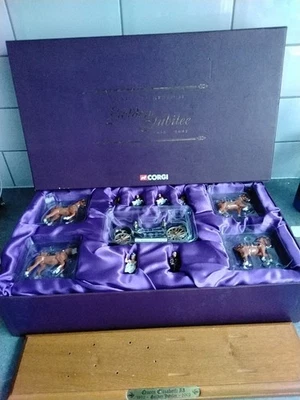 Corgi CC09901 Queen Elizabeth II Golden Jubilee State Landau Coach - Ltd edition - Image 1 of 4