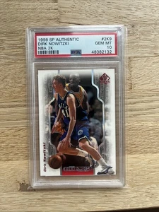 1998-99 SP Authentic NBA2K Dirk Nowitzki RC #2K9 PSA 10 (Pop only 19) - Bild 1 von 3