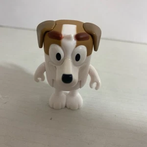 Disney Bluey Jack Russell Blanco Marrón Figura Juguete Escuela Amigo Compañeros - Imagen 1 de 6