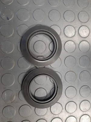 Tether car pneumatici da gara a lama di coltello,  knife edged race tires - Immagine 1 di 2