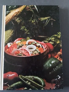 Southern Living - The Vegetable Cookbook - 1972 - Oxmoor House - Picture 1 of 9