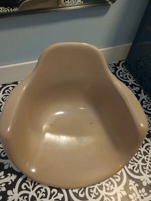 Silla Krueger Shell vintage  Foto 1 de 2