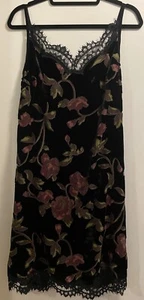 Max Studio Velvet Lace Trim Floral Spaghetti Strap Slip Dress Size M NWT $158 - Picture 1 of 7