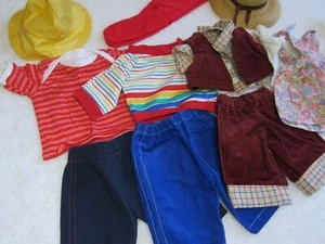 Lote de trajes de ropa para muñecas años 80 niños niñas accesorios unisex vintage sin marca - Imagen 1 de 13