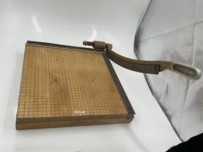 INGENTO 1142 16" x 16" Wood Base Paper Trimmer Cutter - Image 1 of 4