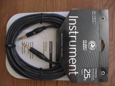 CABLE ESTÉREO PLANET WAVE CUSTOM PRO - CABLE EXTREMOS RECTOS 1/4" 25 FT PW-CPGS-25 Foto 1 de 3