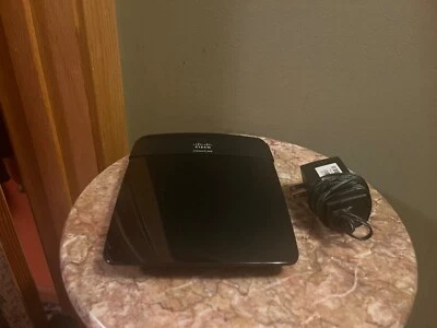 Cisco E1200 Wireless N Router 4-Ports Black with Adapter - Image 1 of 4